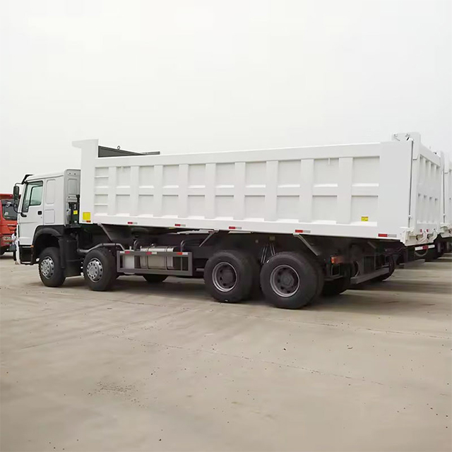 Новая низкая цена Sinotruk HOWO LHD/RHD 400HP 8x4 Dumper Truck
