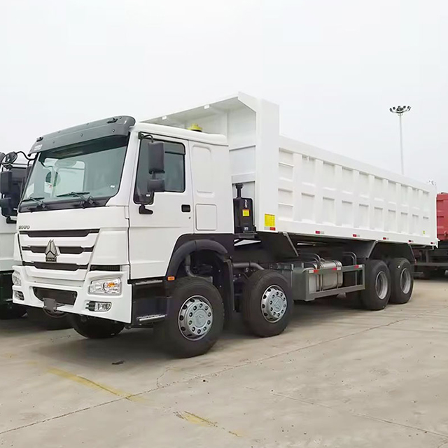 Новая низкая цена Sinotruk HOWO LHD/RHD 400HP 8x4 Dumper Truck